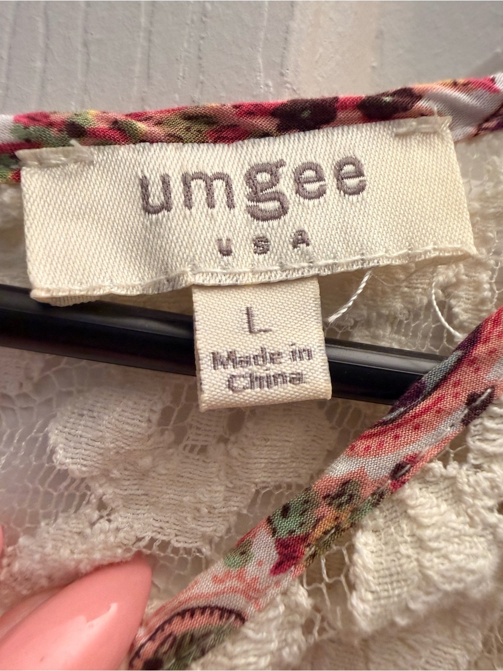 Anthropologie Umgee Cream Lace Top with Pink Multi Floral Dress/Top - Picture 3 of 6